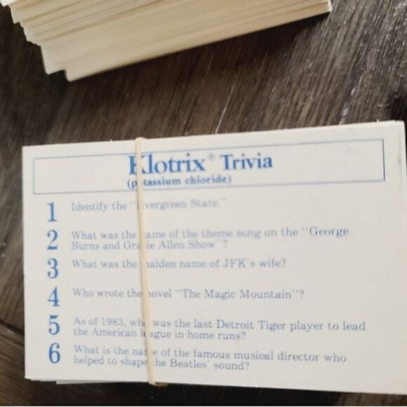 Vintage 80s Klotrix (Potassium Chloride ) Trivia Game Mead Johnson - Picture 11 of 15